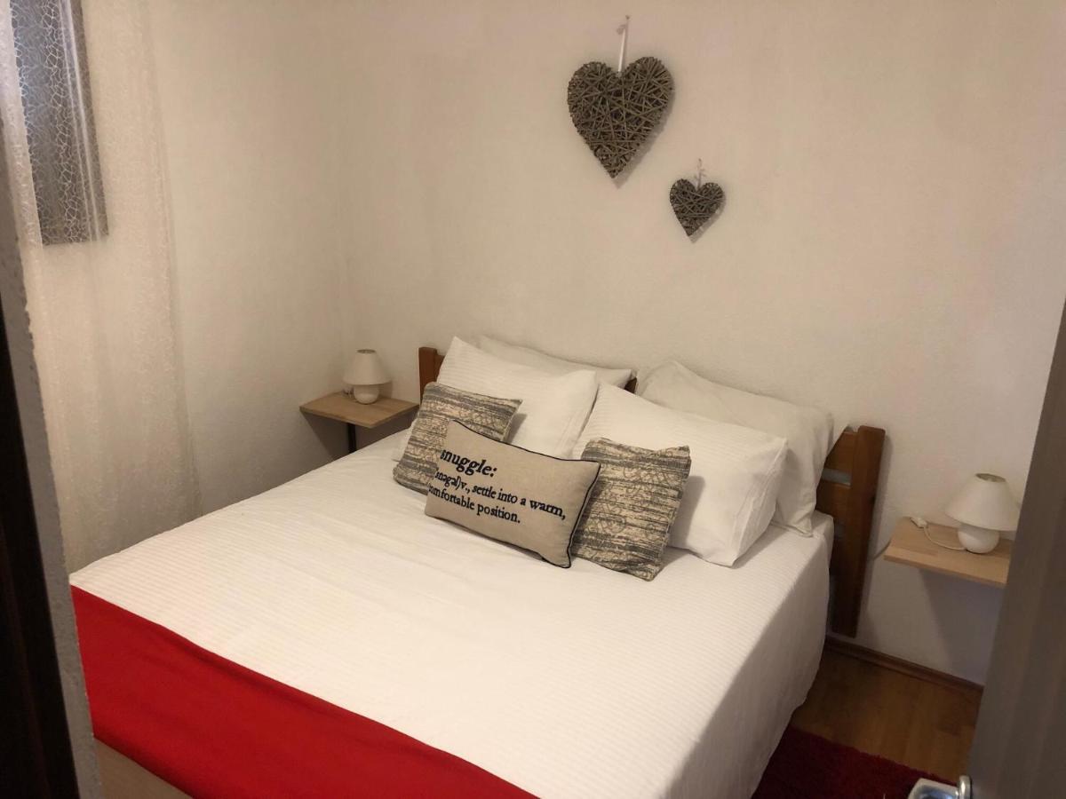 Vacation House "Andy" Pula Bagian luar foto
